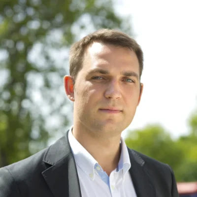 <em>Eduard R.</em>